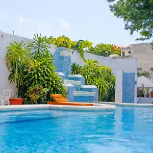 Maria De Lourdes Cancún