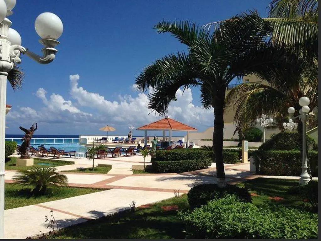 Hotel & Museo Casa Turquesa Cancún