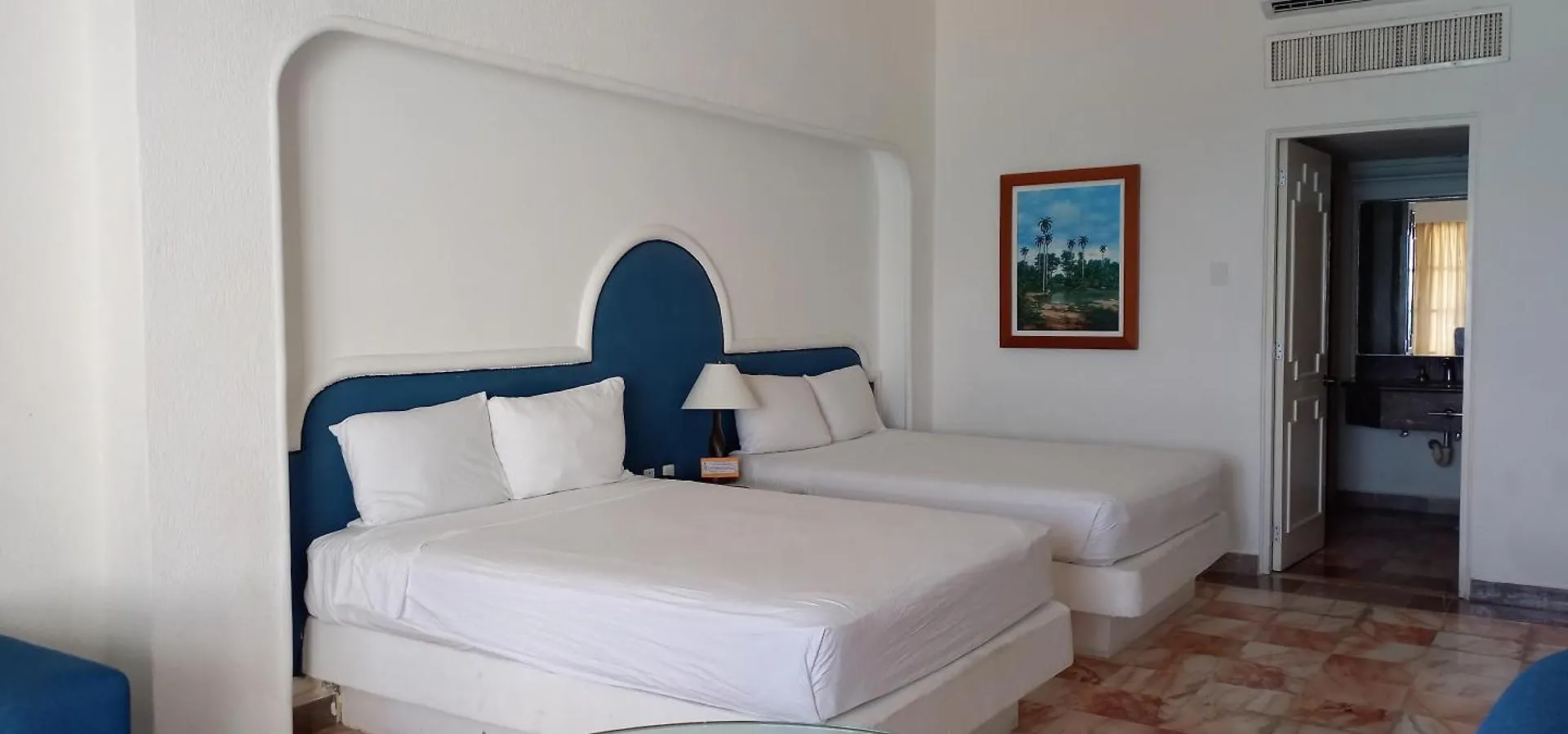 Hotel & Museo Casa Turquesa Cancún 4*,